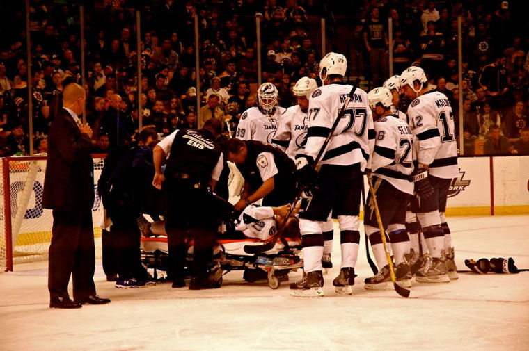 Staff+from+both+teams+tended+to+Stamkos+after+the+gruesome+injury
