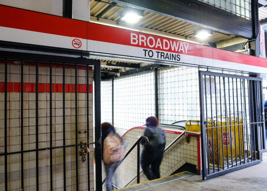 Passengers+enter+the+Broadway+Red+Line+station+where+the+deadly+accident+took+place.