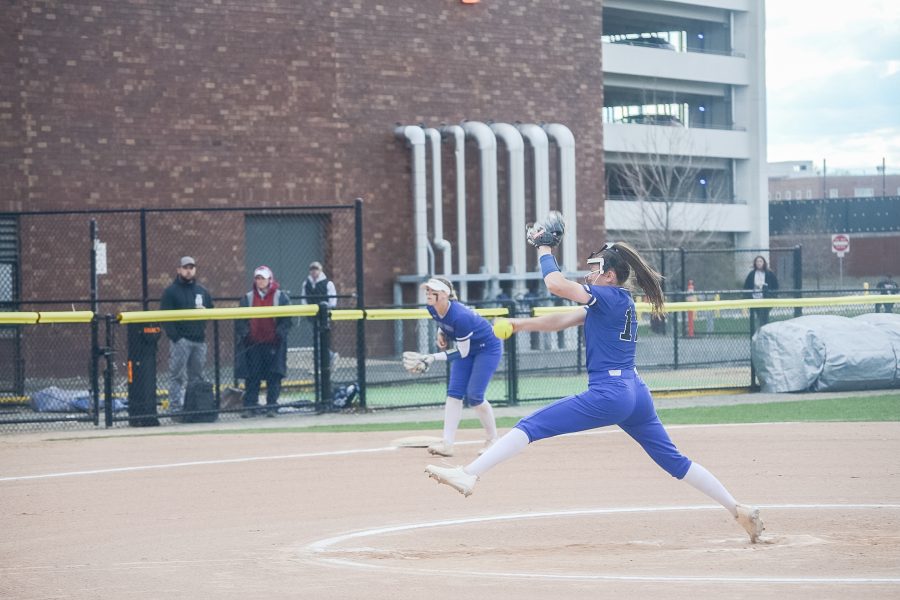 Bri Melchionda pitches at home game on Tuesday, April 18, 2023. Photo by Eva Lycette (She/Her) / Mass Media Staff.