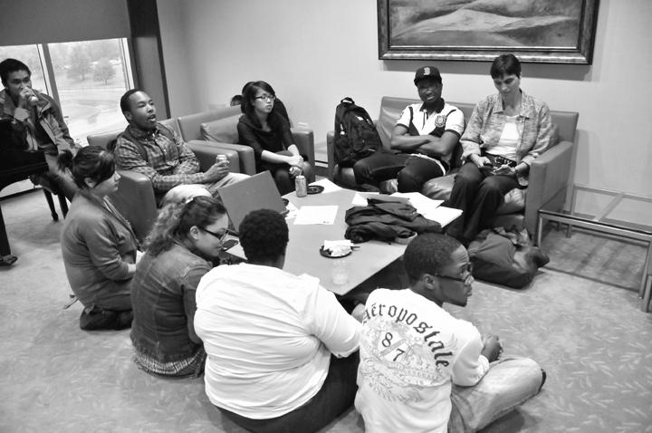 Students+from+Boston+Public+Schools+gather+in+the+Campus+Center%0Ato+discuss+life+as+college+freshman.%0A