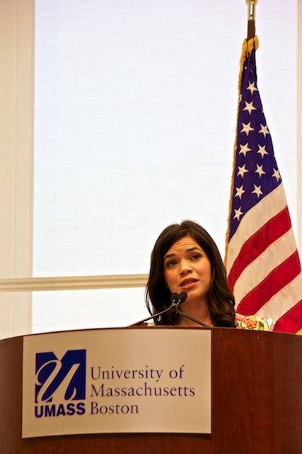 Speaking+to+the+crowd+about+a+range+of+topics%2C+America+Ferrera+woos+the+crowd.