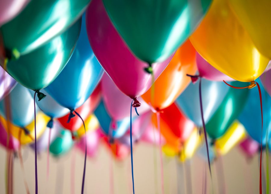 Multi-colored+birthday+balloons.