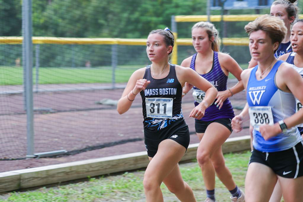 Grace Colon leads in a recent race for women’s track. Photo courtsey of Beacons Athletics.