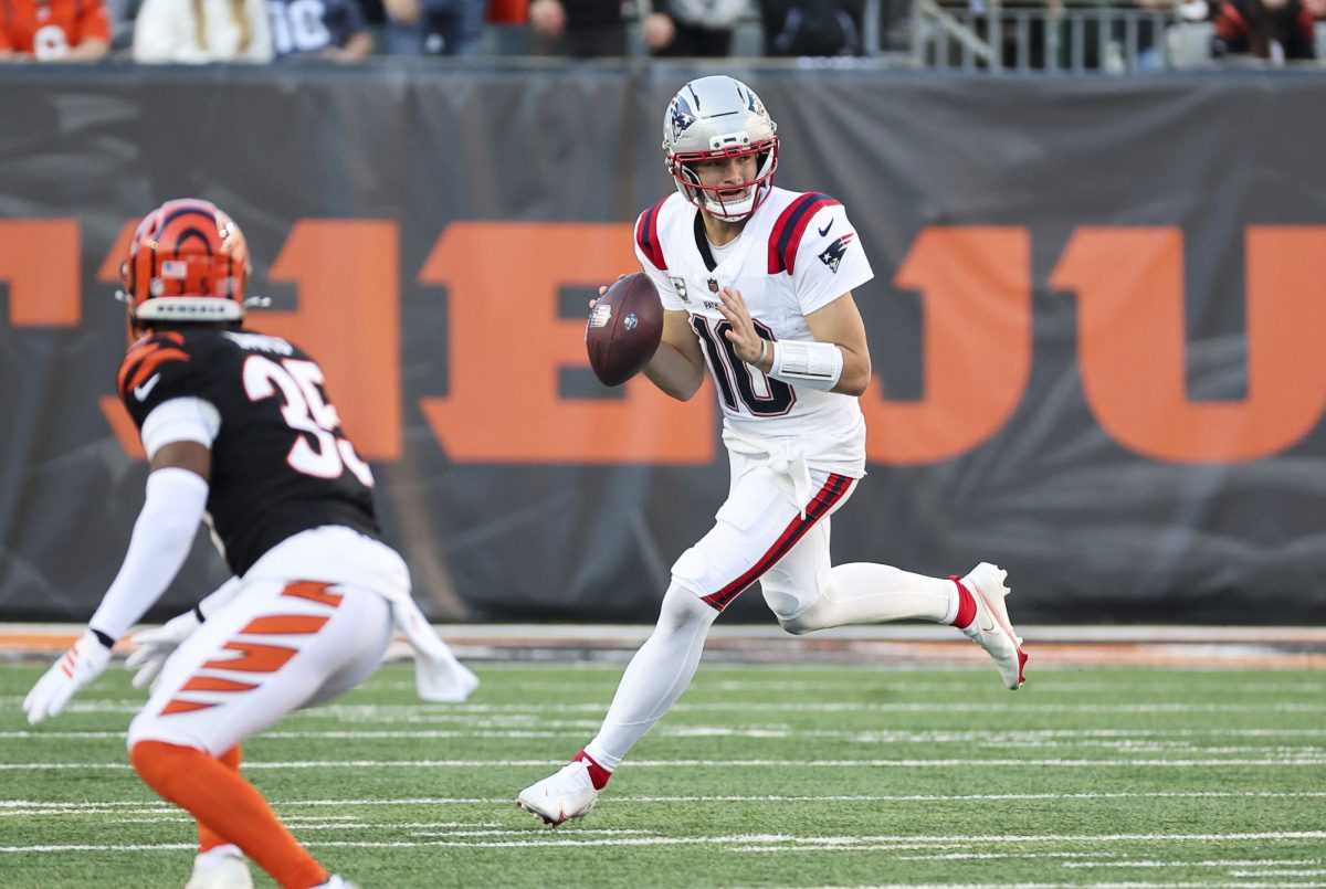 New England Patriots quarterback Drake Maye (10) rolls out during the second half against the Cincinnati
Bengals at Paycor Stadium. Joseph Maiorana-Imagn Images
